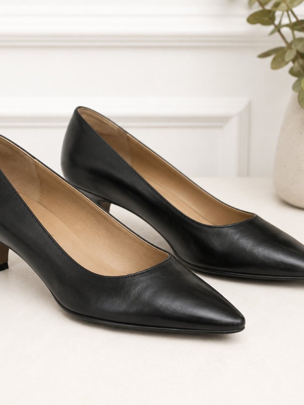 Enzo Angiolini Classic Black Leather Pumps Women's Low Heel Pointed Toe Career